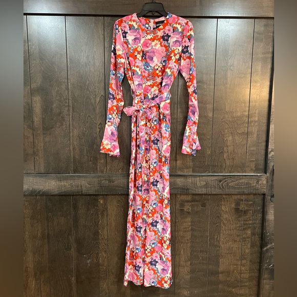 Kittenish Floral Jumpsuit - Picture 4 of 13